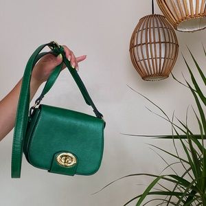 Deep vibrant green purse!